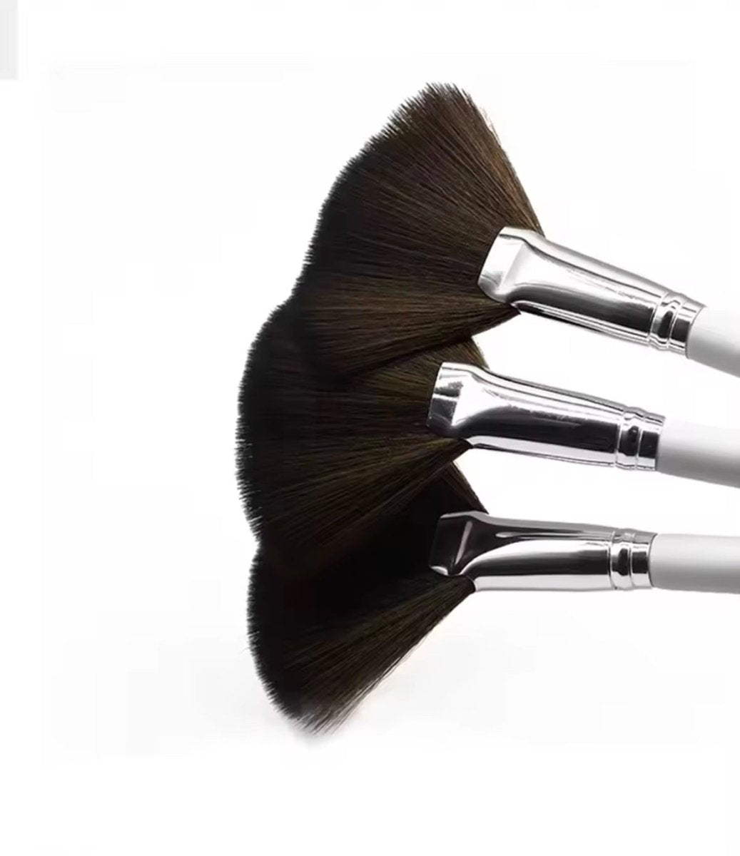 Thick Fluffy Facial Fan Brushes Canada