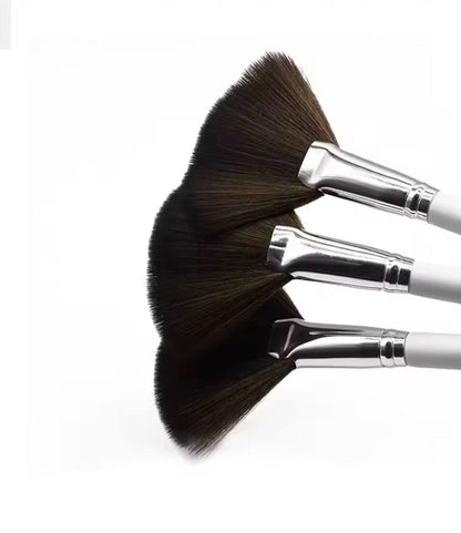 Thick Fluffy Facial Fan Brushes Canada